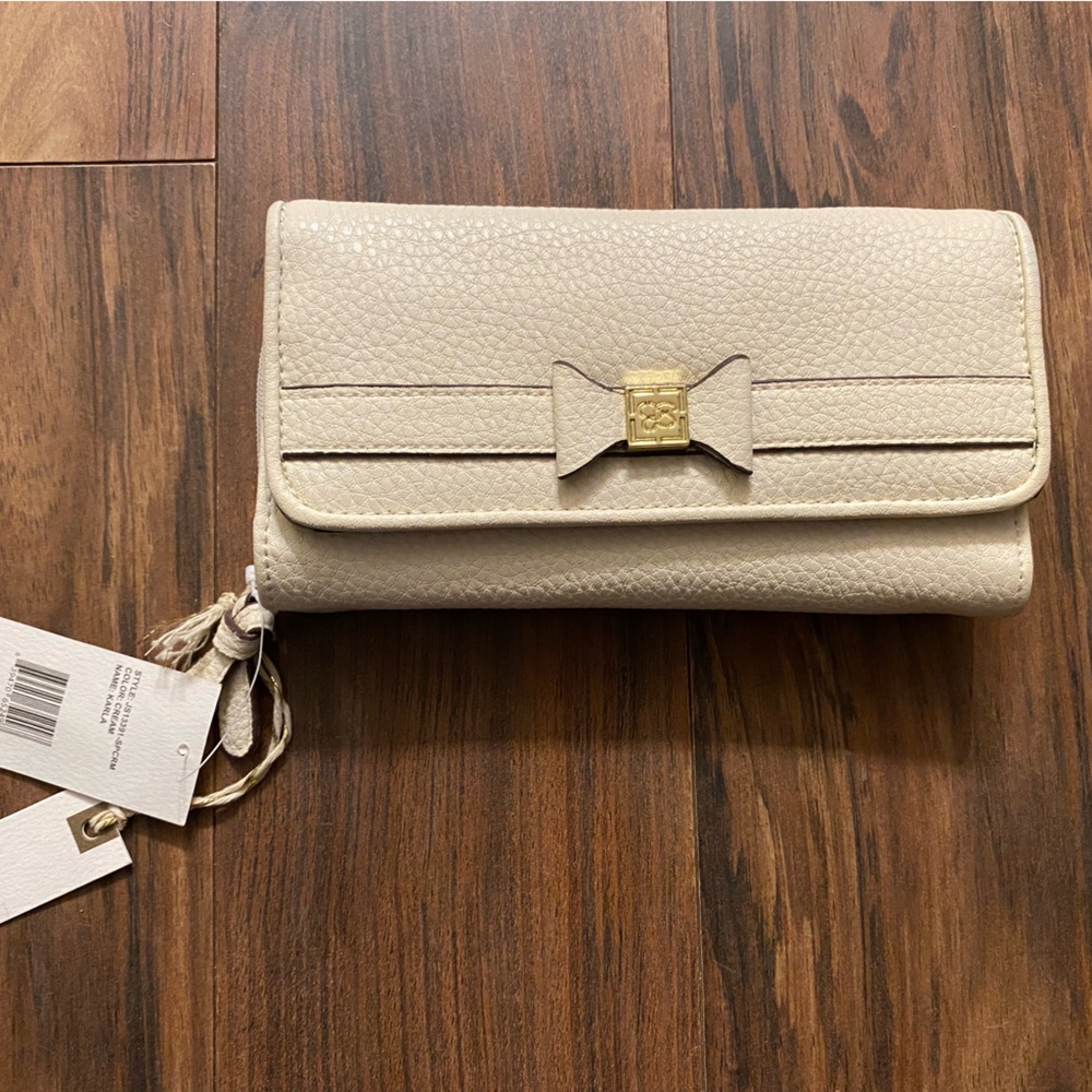 Jessica Simpson wallet